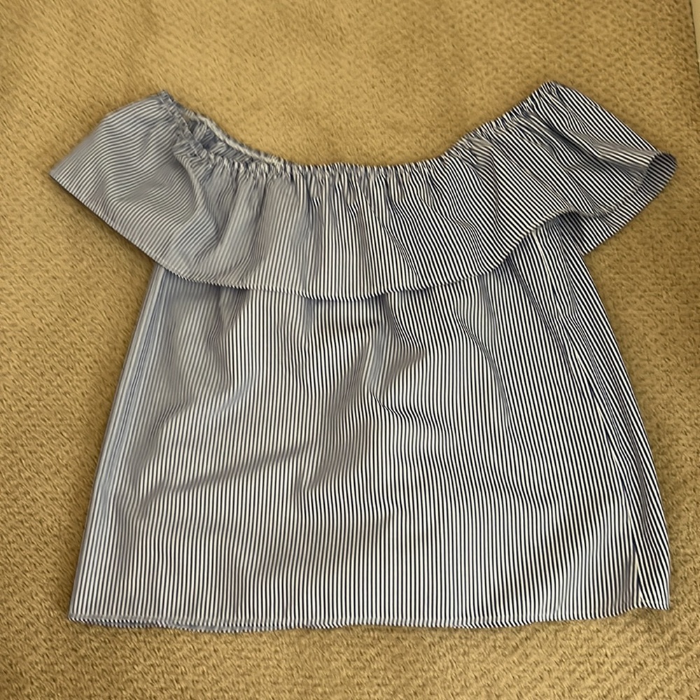 blue and white off shoulder cute top!
